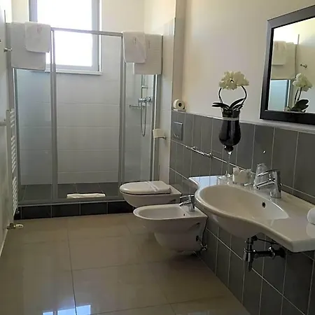 Samaria Hotel 3*